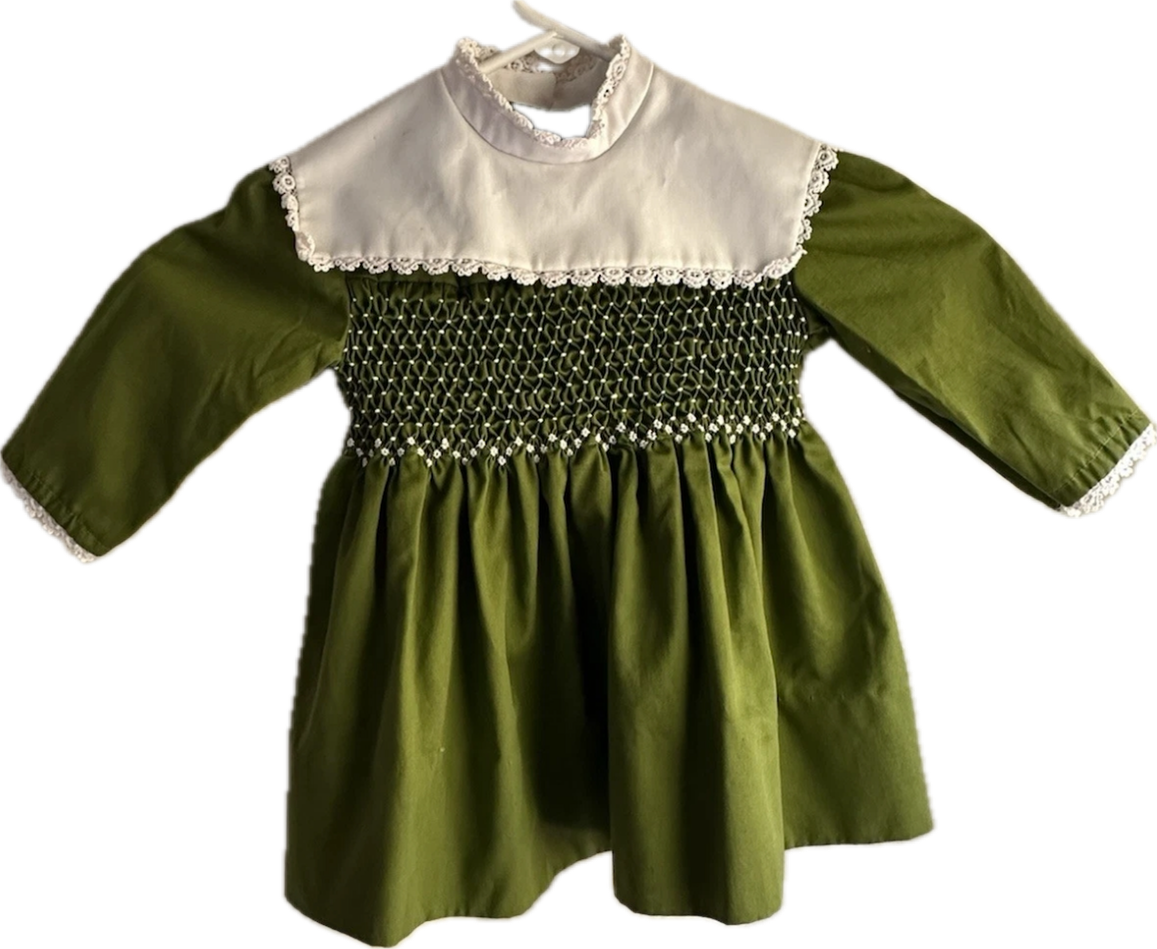 Green Hand Smocked Dress (w/ Sleeves) 2T